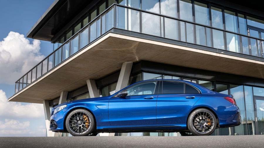  Mercedes-AMG C63 S (W205) 2018 года  (WW) (фото 18 из 44)